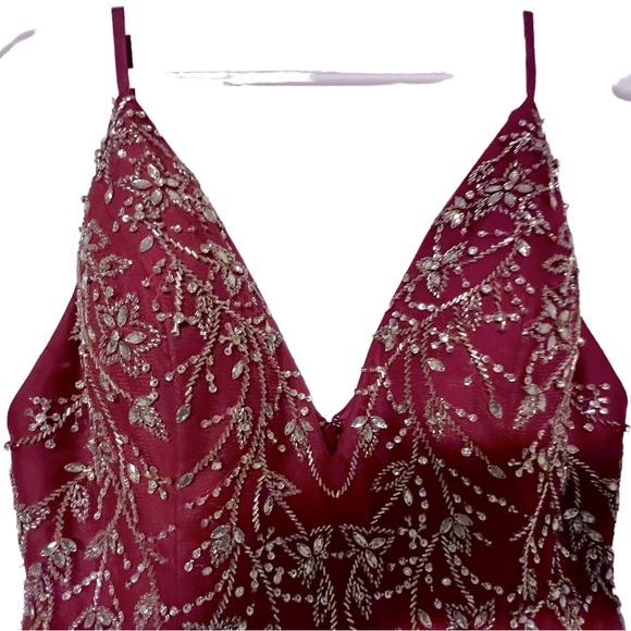 Gorgeous Prom dress in wine - Picture 8 of 13